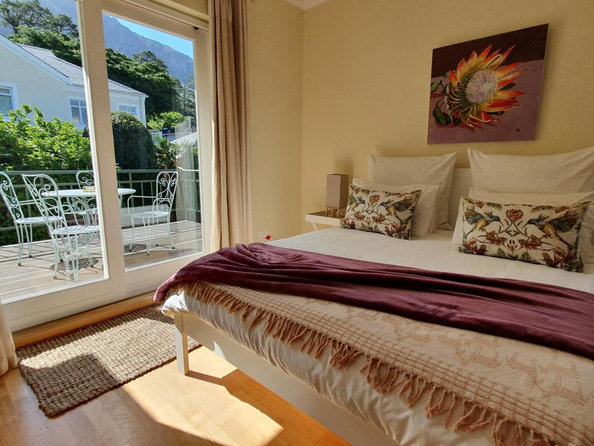 On Pinewood Guest House ケープタウン エクステリア 写真